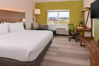 Holiday Inn Express & Suites TRINITY by IHG
