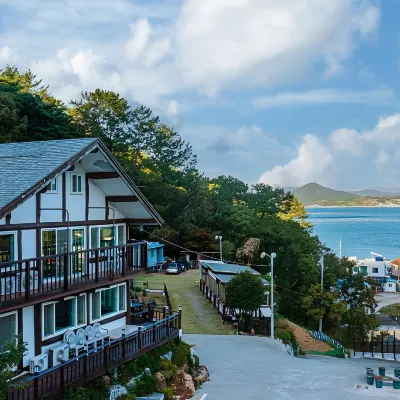 Tongyeong Yehyang Pension Hotels near 통영 만지도 24년 7월 12일 6시 내고향 방영