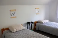 The Yellow Door Place! Convenient & Sleeps 6!
