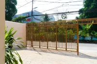 RedDoorz Near Cipinang Indah Mall