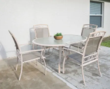 Peaceful Place a Charming 3-bedroom house with AC and WiFi in Fort Myers