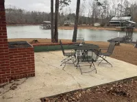 Cozy 2-bedroom with 180 water views Hotels in Tallapoosa County