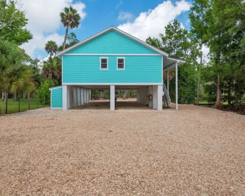 3-bedroom Riverfront home with private boat dock and view of Steinhatchee River. Hotel di Steinhatchee