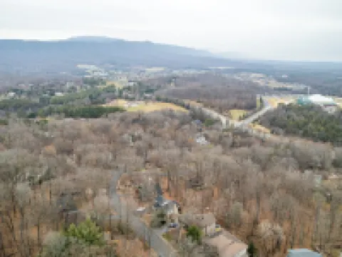 Serenity in Massanutten with Hot Tub and Firepit Hotels in McGaheysville