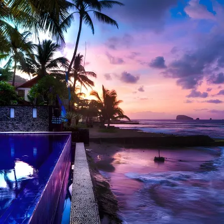 Bali Santi Bungalows Отели рядом с достопримечательностью «Пляж Кандидаса»
