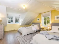 Charming Carriage House on Historic Scenic Farm Hotels in Durham