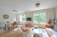 Charming House with Garden in Residence with Pool - 3-Star
