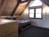 4 BR - 1 BA - Sleeps 9 Hotels in Tamworth