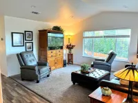 Crows Keep-Near University Hotels in Arcata