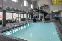 Home Inn & Suites Regina Airport - piscina