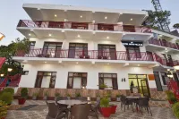 Hotel New Palace Hôtels à : Phagli Mama