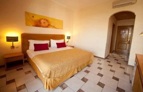 弗朗加利亞旅館