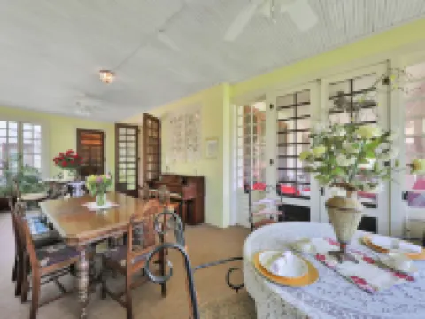 The Lancaster Manor B&B Hotels in Cooke County