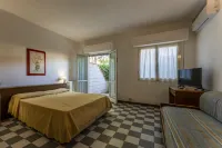 Giannella Beach Residence Apartment Отели в г. Орбетелло