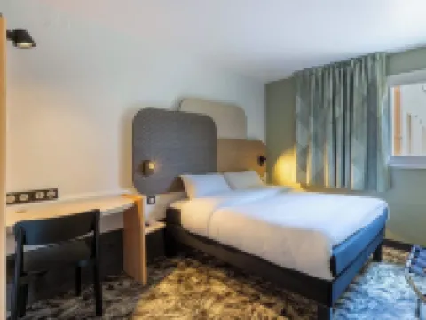 B&B โฮเทล ชาร์ทร์ส์ เซ็นเตอร์ คาเธดรัล โรงแรมในชาทร์