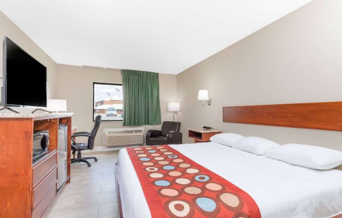 Super 8 by Wyndham Owensboro