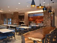 La Quinta Inn & Suites by Wyndham Flagstaff East I-40 Отели рядом с достопримечательностью «Бушмастер Парк»