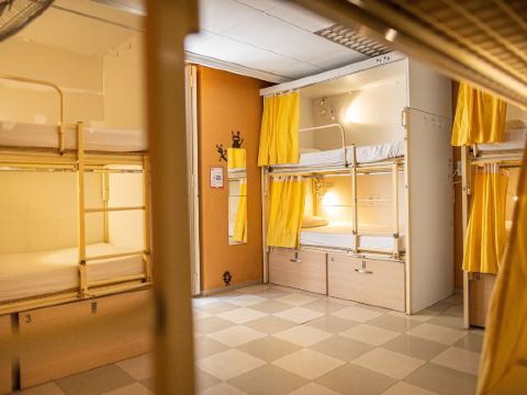 ริเวอร์ โฮสเทล