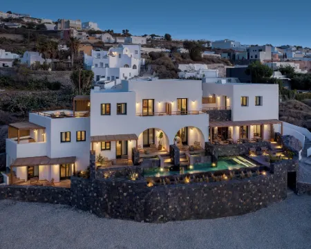 Klostra Hotels in Finikia