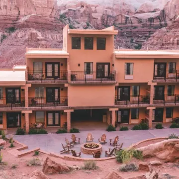 Bluff Dwellings Resort