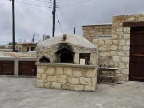 Stay Akoni House Hotels in Drouseia