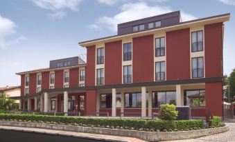 Red's Redaelli Hotel