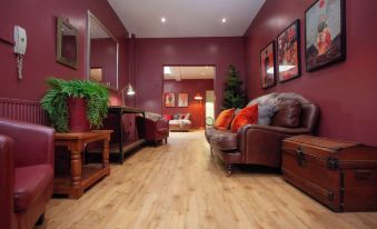 higgihaus 107 Sleeps 4  Monday - Friday