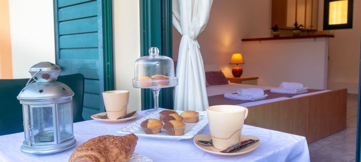 Rivendell Apartments Hotels in Feakes