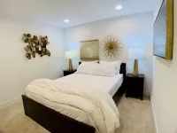 Phinneywood Hideaway - Zoo Meets Lake Hotels near Ginger Tree