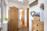 Queen Bower Farm Lodge