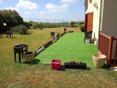 Logis hôtel les Confins du Perche Отели в г. Гре-Сюр-Рок