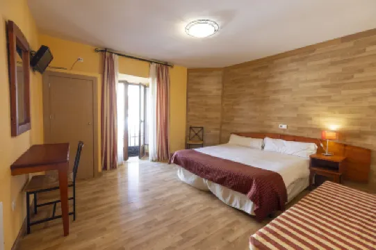 Hostal Restaurante Puerta del Alcázar Hotels near Church & birthplace of Saint Teresa of Jesus - Avila, Spain