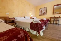 Hostal Restaurante Puerta del Alcázar - Balkoner