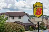 Super 8 by Wyndham New Stanton Hotels in Hempfield Township