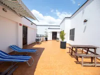 Washington Court Apartments Hotels near Tesano