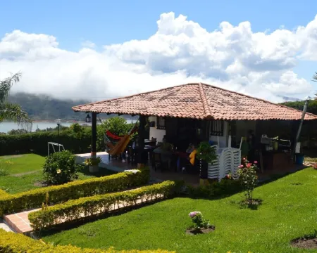 Finca Lago Calima with Excellent View Hotels in Calima