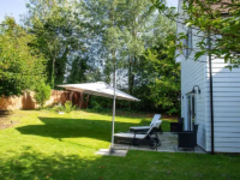 5Bed-10Guests-Fireplace-HotTub-Pets ok-Parking Hotels in Battle