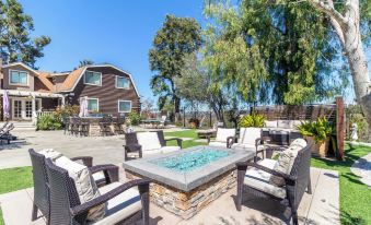 Chateau Syrah by AvantStay Picturesque Estate w Pool, Hot Tub, Pool Table & Table Tennis