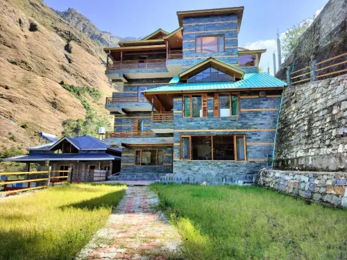 Tirthan Villa and Resort Hotels in Pekhri