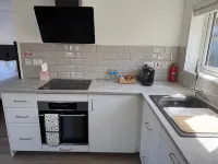 Studio Appt - Sleeps 2 - Free Parking - 5Min-Metro - Parkplatz