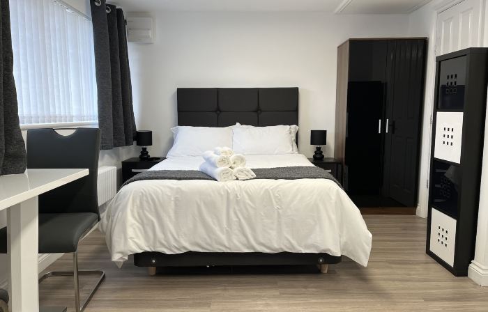 Studio Appt - Sleeps 2 - Free Parking - 5Min-Metro