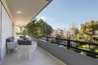 Elegant 3 Dbrm Apt Iin the Heart of Glyfada - 4 Yıldız