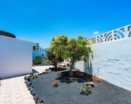 La Graciosa - Casa Marosenia Hotels in San Bartolome