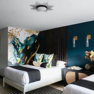 The Cove at Salem Hotels near Salem Station