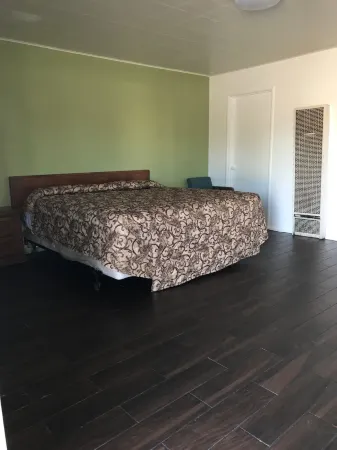 Oak motel Отели рядом с достопримечательностью «Парк Ньюкасл»