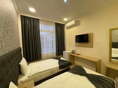 亞拉臘山飯店 Sandal Restaurant附近的飯店