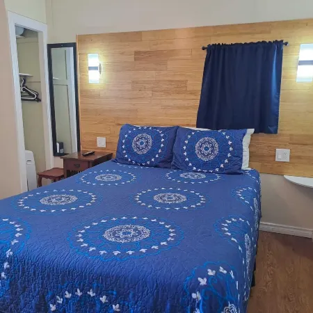 Three Island Motel