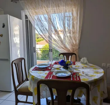 Central Apartment in Agios Konstantinos Hotel a 