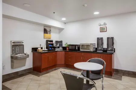 Motel 6 Dixon, CA Отели рядом с достопримечательностью «Университет Калифорния, Дэвис»