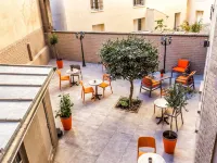 فندق باريس دي إيسي بورت دي فيرسايلس Hotels near الحي السادس عشر - تروكاديرو - باسي